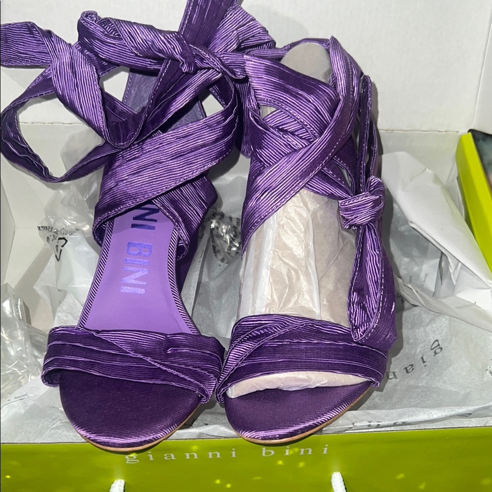 BNIB Gianni Bini Astrashh Purple Heels